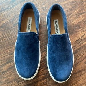 NWOT Steve Madden Gills Blue Suede Platform Sneaker